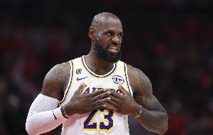 纳什：巅峰与生涯长度兼备，詹姆斯成就NBA史无前例