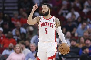 范弗里特：历经18次试训未果，后来发现众多途径可进入NBA