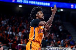 《深度解析：上海主场力克关键首战G1，本赛季显著进步体现在逆境中的表现》