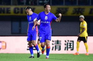 申花近7轮中超仅3平4负，伤病困扰下难求一胜，今场替补席空出4个位置。