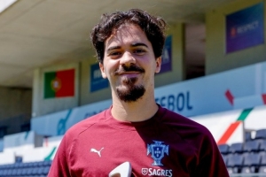 欧冠冠军队关键球员维蒂尼亚获2025年FIFPRO世界最佳阵容奖
