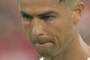 面对重重压力，C罗在罚进点球前默默祈祷，连续两遍重复“你会进球的”。