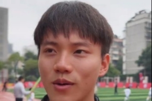 U17国足球员徐正鹏期望早日加入武汉三镇一线队,大学阶段计划就读华中科技大学。