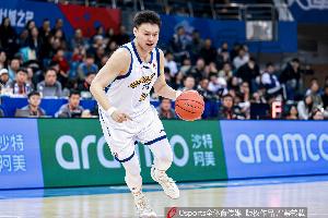《吴骁状态爆棚仅得1分4板1助，却以+15正负值领跑全场》