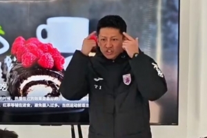 王楚指出:单纯模仿欧洲青训模式不可取,需培育具备自主决策能力的球员