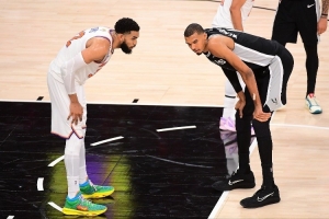 NBA分析：马刺逆转战尼克斯，比分扳平