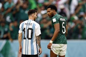 世界杯之旅-沙特：耗资20亿欧元“养废”国家足球队，临场换帅难现奇迹