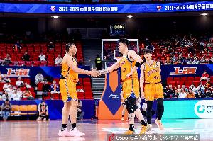 历史首度双冠王！媒体人透露：上海男篮正筹备上海游行庆典活动