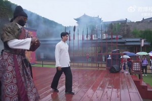 笑死！杰伦·布朗学习中国武术：老师，你倒是慢一点，我跟不上！