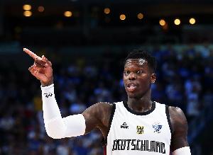 FIBA神将回归!施罗德砍下20分送出9助攻,德国92-86击败以色列