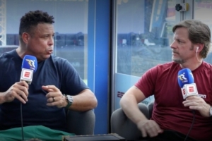 大罗表示:拥有安帅是巴西的一大优势,首战紧张使部分球员表现不佳