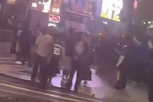 在纽约千万不要穿马刺球衣 不然后果很严重