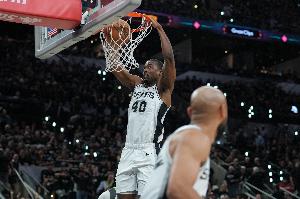 《NBA史上球员生日当日出战抢七赛皆获全胜，今日G7马刺老将巴恩斯迎来生日》