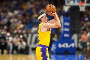 4年1.85亿美元！Shams透露：里夫斯签下NBA历史落选秀最大合同