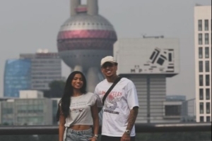 克雷桑携女友游览上海，共赏东方明珠美景，并在健身房锻炼身体