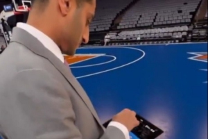NBA总决赛将使用ASB玻璃地板，Shams现场展示其图案可随意切换