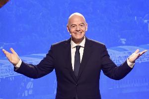 FIFA球员赛前列队引争议！记者：世界杯首发11人才是巅峰