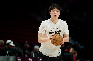 杨瀚森随行翻译，NBA挑战之路勤奋刻苦，试训期间早上6点起床，每周训练6次