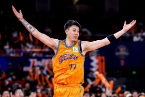张镇麟总决赛赛场连创佳绩，15场胜利以3比0、4比0、4比0、4比0、3比0战绩领跑。