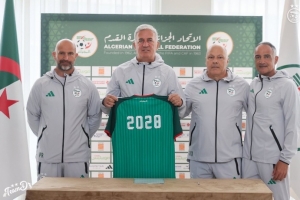 世界杯前夕续约完成！报道：阿尔及利亚队主教练被解雇，传闻赔偿可能达5-6个月工资