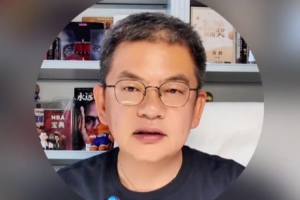 苏群指出:杜锋近期承受巨大压力,凭借其能力,定有卷土重来之时