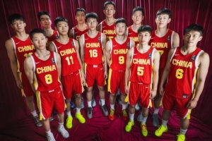 媒体人点评:对手的身体对抗极为激烈,国青队员们感到有些难以应对