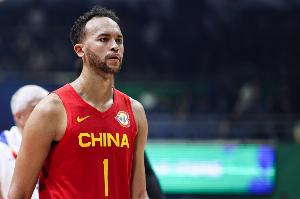 杨毅谈李凯尔归化：系高层特批，人很好但速度太慢，难以带领团队